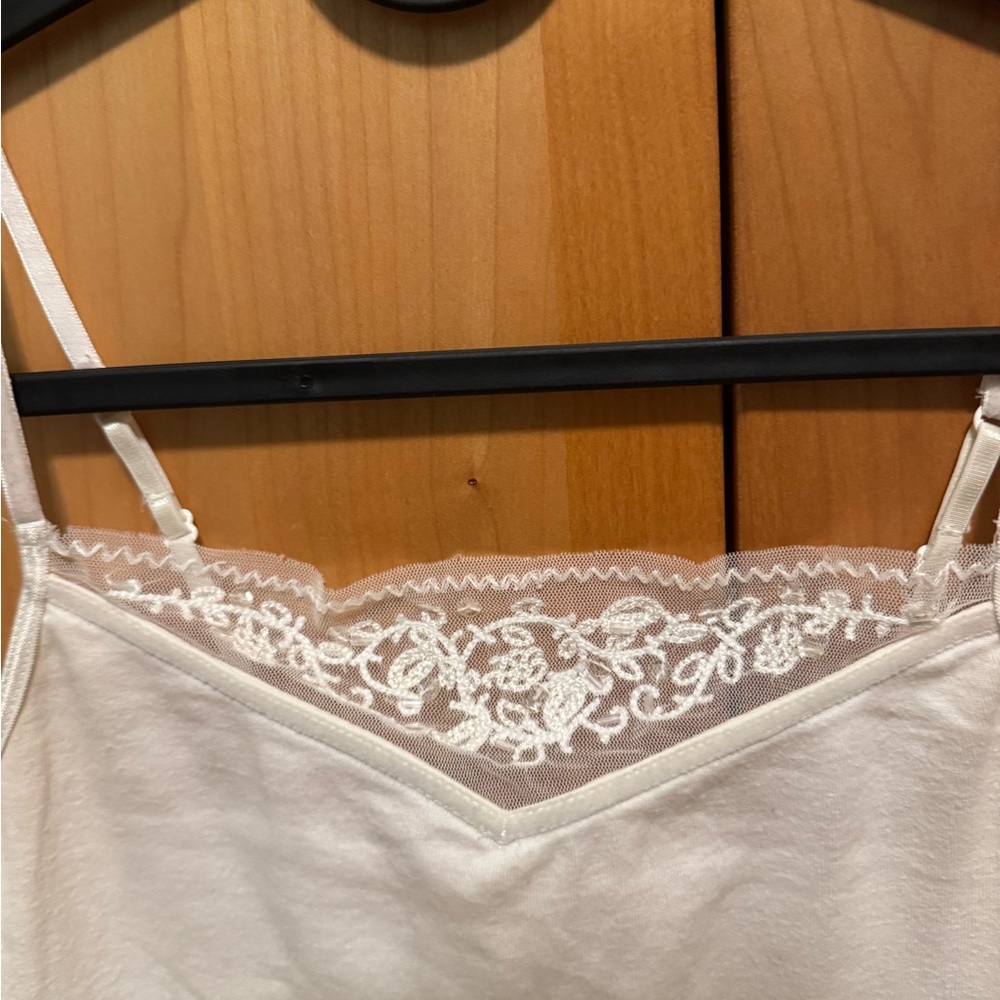 Abercrombie & Fitch Cream Lace-Trim Camisole Tank Top - Picture 3 of 4